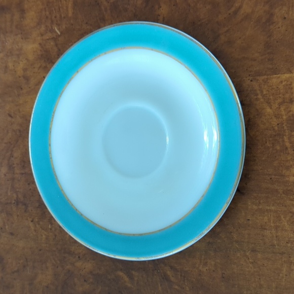 3 Vintage turquoise Pyrex plates and 1 saucer - Picture 3 of 8